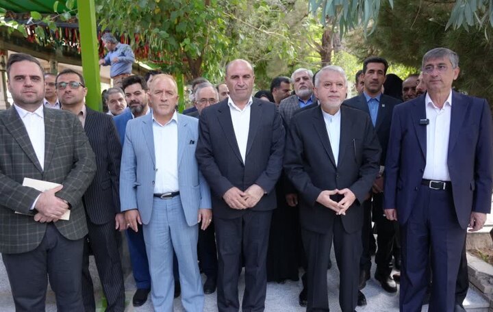 وزیر میراثفرهنگی طرحهای گردشگری لرستان را افتتاح میکند وزیر میراثفرهنگی طرحهای گردشگری لرستان را افتتاح میکند