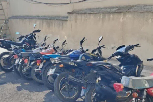 کشف ۱۶ دستگاه موتورسیکلت مسروقه در مرند کشف ۱۶ دستگاه موتورسیکلت مسروقه در مرند
