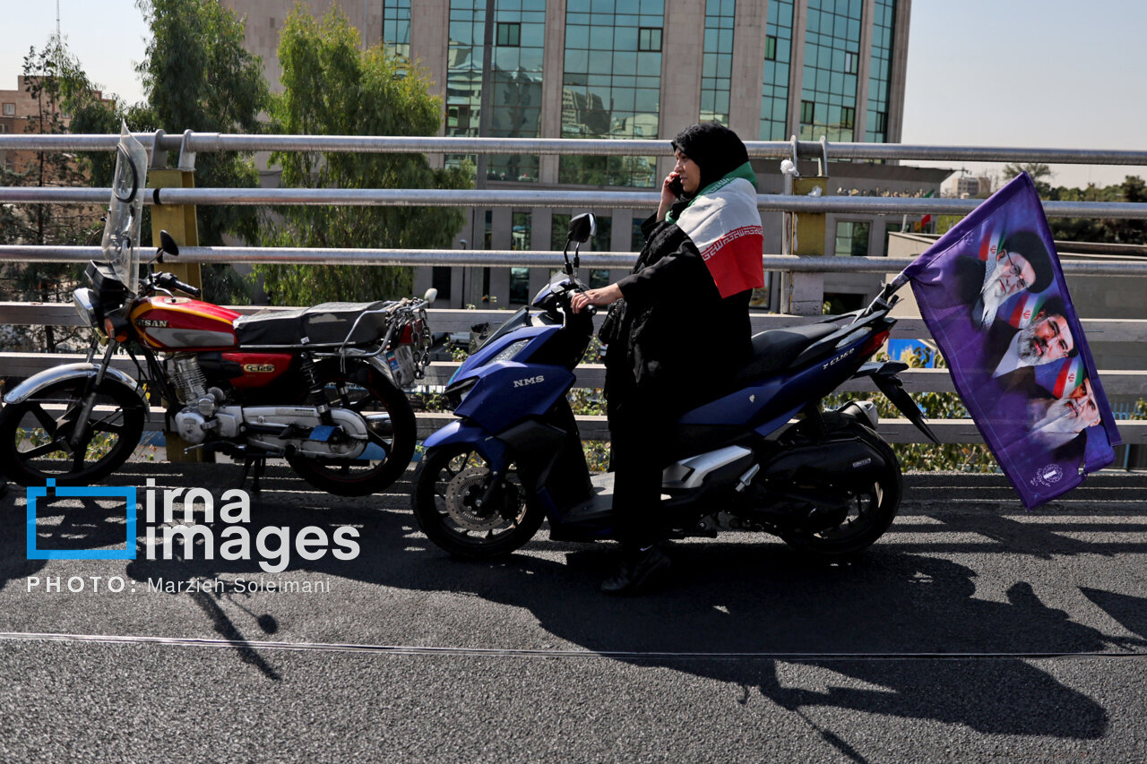 دختران موتورسوار در رزمایش جانفدا با حجاب و پوششهای متفاوت/ از موتورسواری با کلاه آفتابی تا بستن صورت به سبک انتفاضه فلسطین + تصاویر دختران موتورسوار در رزمایش جانفدا با حجاب و پوششهای متفاوت/ از موتورسواری با کلاه آفتابی تا بستن صورت به سبک انتفاضه فلسطین + تصاویر