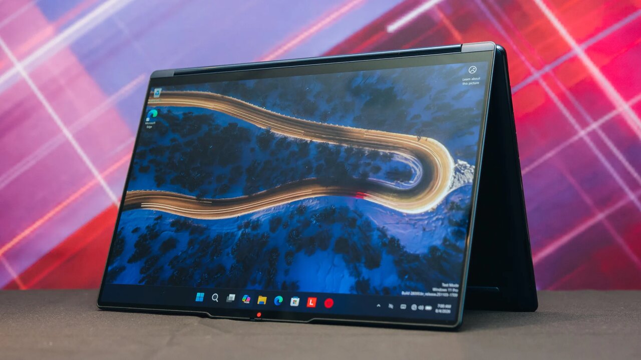 لنوو از لپتاپهای جدید سری یوگا با تراشه RTX Spark رونمایی کرد لنوو از لپتاپهای جدید سری یوگا با تراشه RTX Spark رونمایی کرد