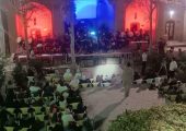 اجرای گروه نوازندگان «ضرب و جام» در مجموعه فرهنگی‌تاریخی رباط جام